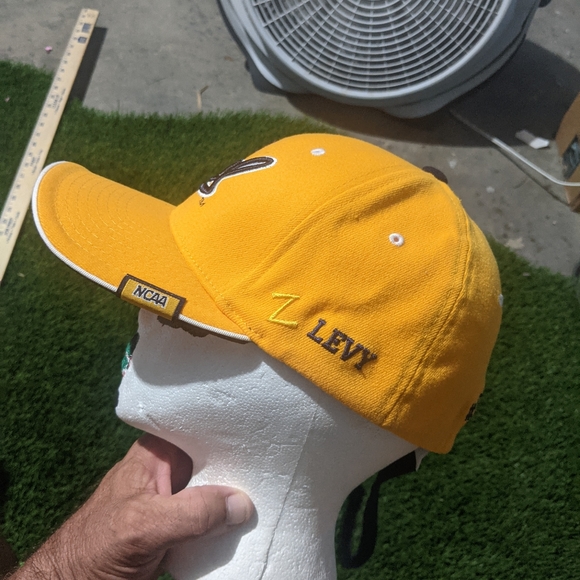 ZHATS California Golden Bears Embroided One Size Fits All Cap - Picture 5 of 9